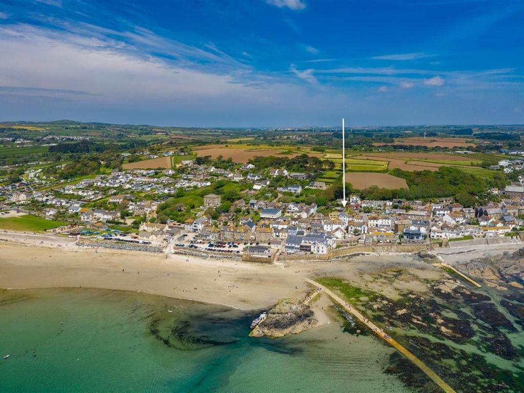 Marazion Beach Town House With Private Parking Экстерьер фото